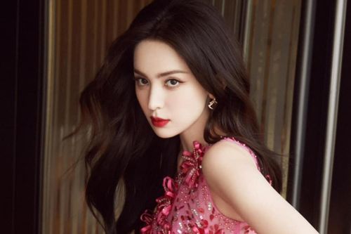 Cổ Lực Na Trát quyết định đối mặt với anti-fan sau 7 năm chịu điều tiếng vì ồn ào 'tiểu tam'