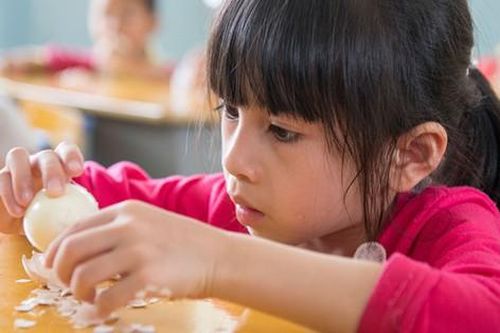 Đằng sau một đứa trẻ không vâng lời, thường có một bậc cha mẹ làm điều này