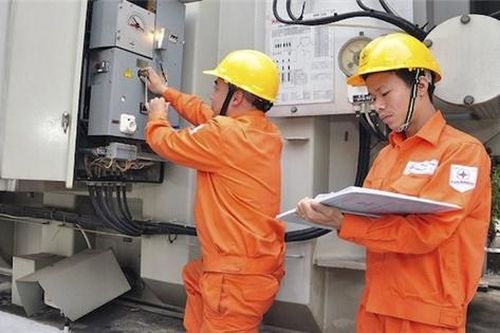 Ước tính giá điện sản xuất kinh doanh tăng gấp rưỡi hai năm tới
