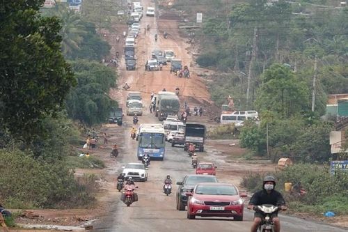 Người dân khốn đốn vì thi công Quốc lộ 19 dang dở, chậm tiến độ