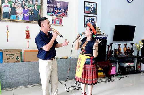 Gương sáng gia đình văn hóa tiêu biểu