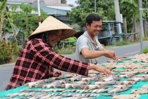 Nhận thức đúng để thoát nghèo