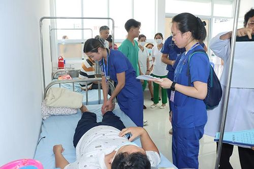 Khoảng 70 bệnh nhân sẽ được phẫu thuật thay khớp miễn phí