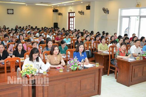 Bồi dưỡng nghiệp vụ công tác Hội cho Chủ tịch Hội Liên hiệp phụ nữ cơ sở