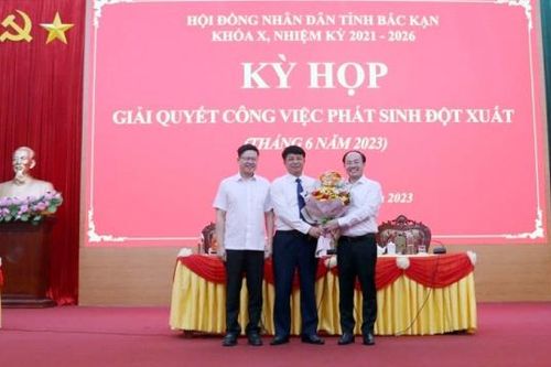 Phó Chủ tịch HĐND làm Phó Chủ tịch UBND tỉnh Bắc Kạn