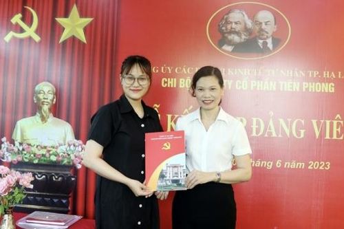 Hạ Long (Quảng Ninh): Nhiều kỹ sư trẻ ngành Xây dựng được kết nạp vào Đảng