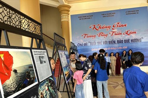 Quảng Nam: Triển lãm tư liệu 'Tuổi trẻ với biển, đảo quê hương'