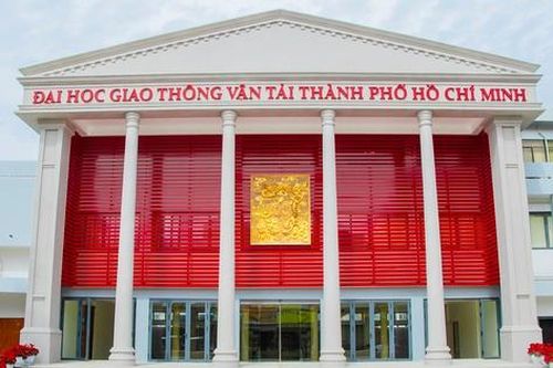 Thêm một trường đại học có điểm chuẩn học bạ giảm mạnh