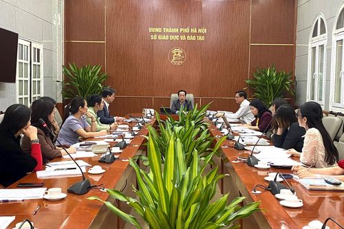 Bộ Giáo dục và Đào tạo: Không nhận được phản ánh có sức ép khi chọn SGK