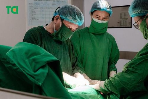 Kỳ tích: Bảo toàn thiên chức làm mẹ sau phẫu thuật khối u xơ nặng 1,5kg