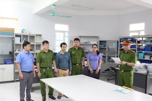 Khởi tố, bắt giam Phó Giám đốc Trung tâm của trường Đại học Tây Bắc
