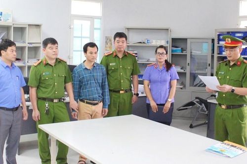 Sơn La: Bắt tạm giam một Phó Giám đốc vì quyết toán khống gần 2 tỷ đồng