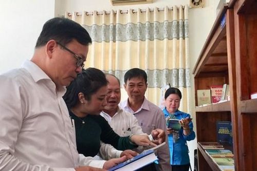 Tọa đàm: Tầm quan trọng của sách lý luận chính trị trong tuyên truyền, vận động và xây dựng khối đại đoàn kết