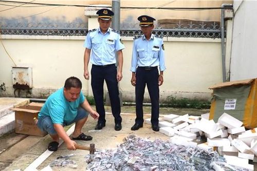 Đắk Lắk: Xử phạt tài xế vận chuyển hơn 1.000 gọng kính mắt không rõ nguồn gốc