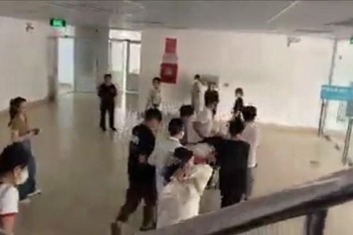 Nữ sinh viên Đại học sư phạm bị đột quỵ trong lớp học