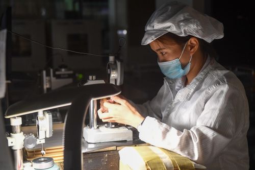 Doanh nghiệp chật vật vì mất điện