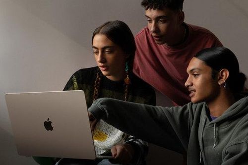 Macbook mới được mở bán vào đầu tháng 7 tại Việt Nam