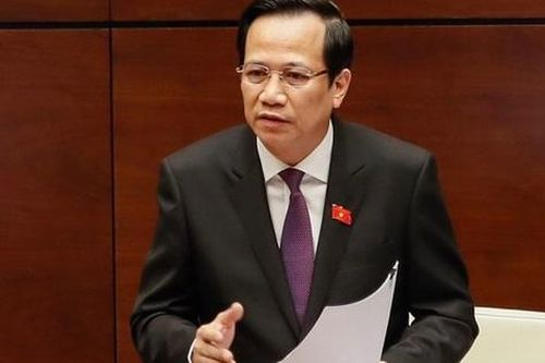 Bộ trưởng Đào Ngọc Dung trả lời chất vấn nhiều vấn đề nóng
