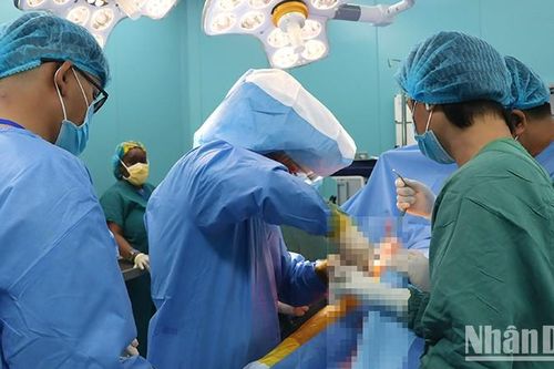 Phẫu thuật thay khớp miễn phí cho 70 bệnh nhân ở Đồng Tháp