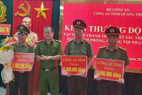 Quảng Trị: Thưởng nóng nhiều đơn vị lập thành tích xuất sắc trong đấu tranh tội phạm ma túy