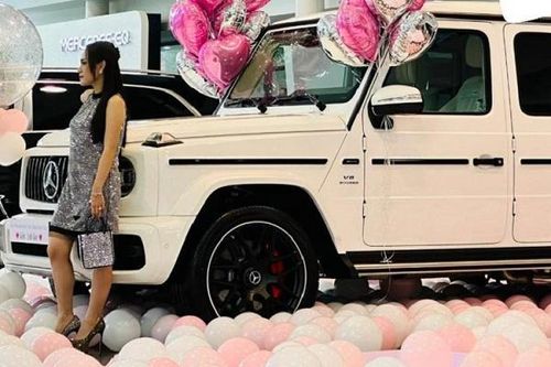 'Soái ca' Hà Nội chi hơn 11 tỷ mua Mercedes-AMG G63 tặng sinh nhật vợ