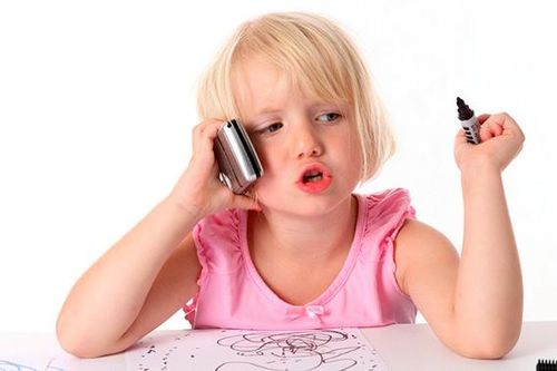 Trang bị ngay những kỹ năng này khi trẻ ở nhà một mình