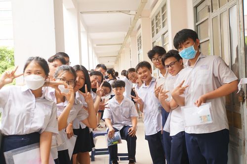 Thí sinh TPHCM tự tin bước vào môn thi Ngoại ngữ