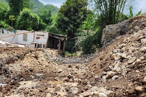 Bắt 2 cán bộ TP Cao Bằng liên quan vụ sạt kè vùi chết 3 mẹ con