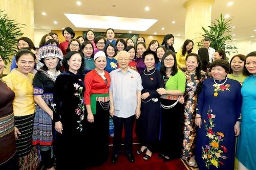 Tổng Bí thư Nguyễn Phú Trọng: Mong nữ đại biểu Quốc hội là 'bông hồng thép' phát huy bản lĩnh, trí tuệ