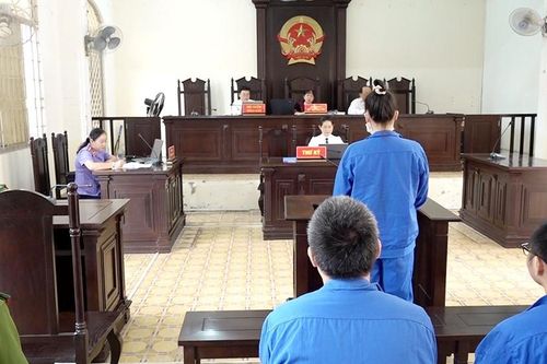 Mở hàng trăm tài khoản ngân hàng để 'rửa tiền'