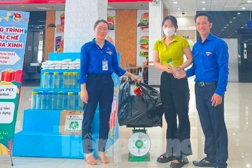Thu gom tái chế nhận quà xinh
