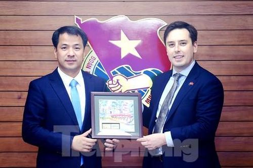 Bí thư Trung ương Đoàn tiếp xã giao đoàn đại biểu Hội đồng giao lưu Chính trị Australia