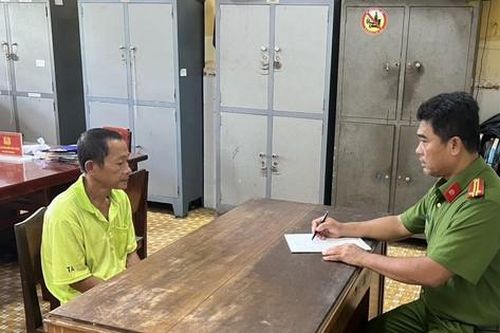 Người đàn ông đánh vợ dã man trong clip lan truyền trên mạng bị tạm giam