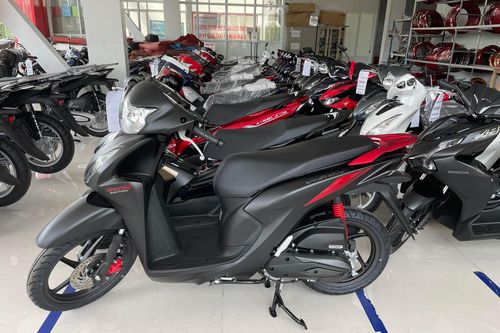 Cung vượt cầu, giá nhiều mẫu xe máy đang tiếp tục lao dốc