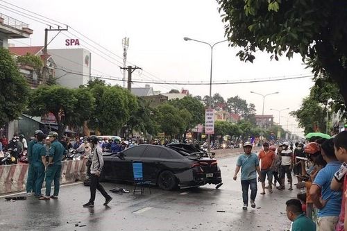 Ô tô tông hàng loạt phương tiện ở Bình Dương làm 3 người bị thương