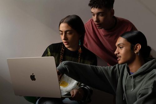 Apple ra mắt MacBook Air 15-inch mới với thời lượng pin đến 18 tiếng