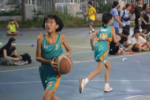 Ái nữ nhà Bình Minh đạt thành tích khủng môn bóng rổ, nhìn thấy rõ triển vọng trong tương lai