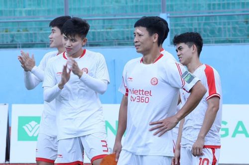 Trung vệ Bùi Tiến Dũng bị rách mí mắt, không thi đấu trận thứ 3 liên tiếp