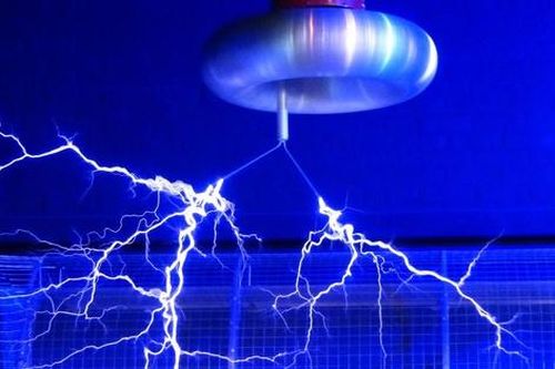 Các nhà khoa học đã tìm ra cách tạo ra điện từ không khí