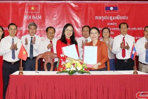 Đoàn đại biểu Ban Tuyên giáo Tỉnh ủy Sơn La thăm, làm việc tại tỉnh Luông Pha Bang