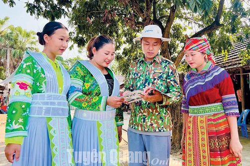 Niềm vui của Bí thư Chi bộ Nà Mộ