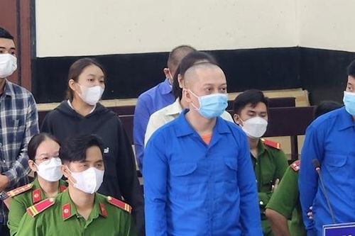 Đòi nợ kiểu đao búa, 13 bị cáo lĩnh án