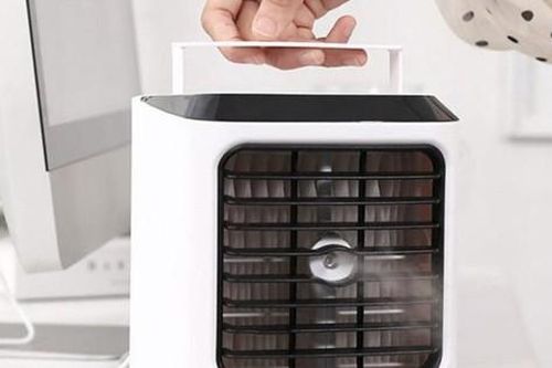 Sự thật về quạt thổi đá mini mát rượi ngày hè giá chỉ hơn 100.000 đồng
