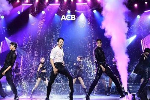 Đằng sau hiệu ứng Chủ tịch ngân hàng Trần Hùng Huy – người vừa gây sốt với body và ca khúc 'Cô đơn trên sofa'