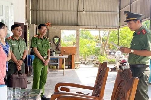 Quảng Ngãi: Khởi tố người phụ nữ dùng bằng giả để dự thi viên chức