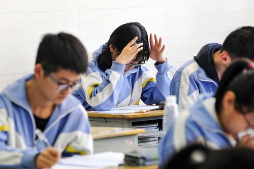 Gần 13 triệu học sinh Trung Quốc bước vào kỳ thi đại học