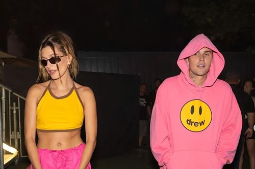 Mặc đồ đôi như vợ chồng Justin Bieber
