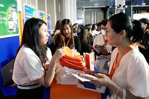 Xuất khẩu trực tuyến, nhiều doanh nghiệp chưa biết bắt đầu từ đâu