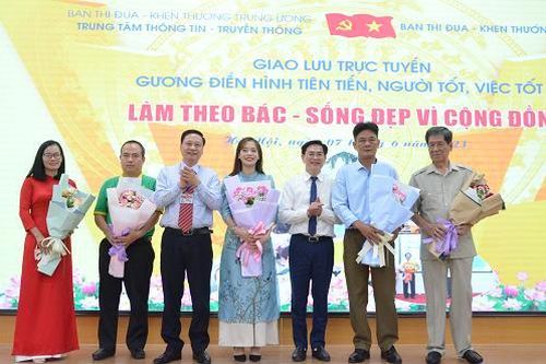 'Làm theo lời Bác - Sống đẹp vì cộng đồng'