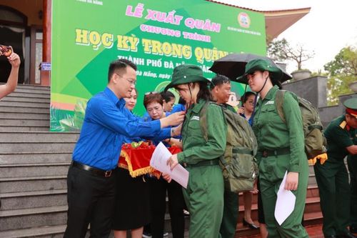 Nhiều hoạt động bổ ích trong 'Học kỳ quân đội' tại Đà Nẵng